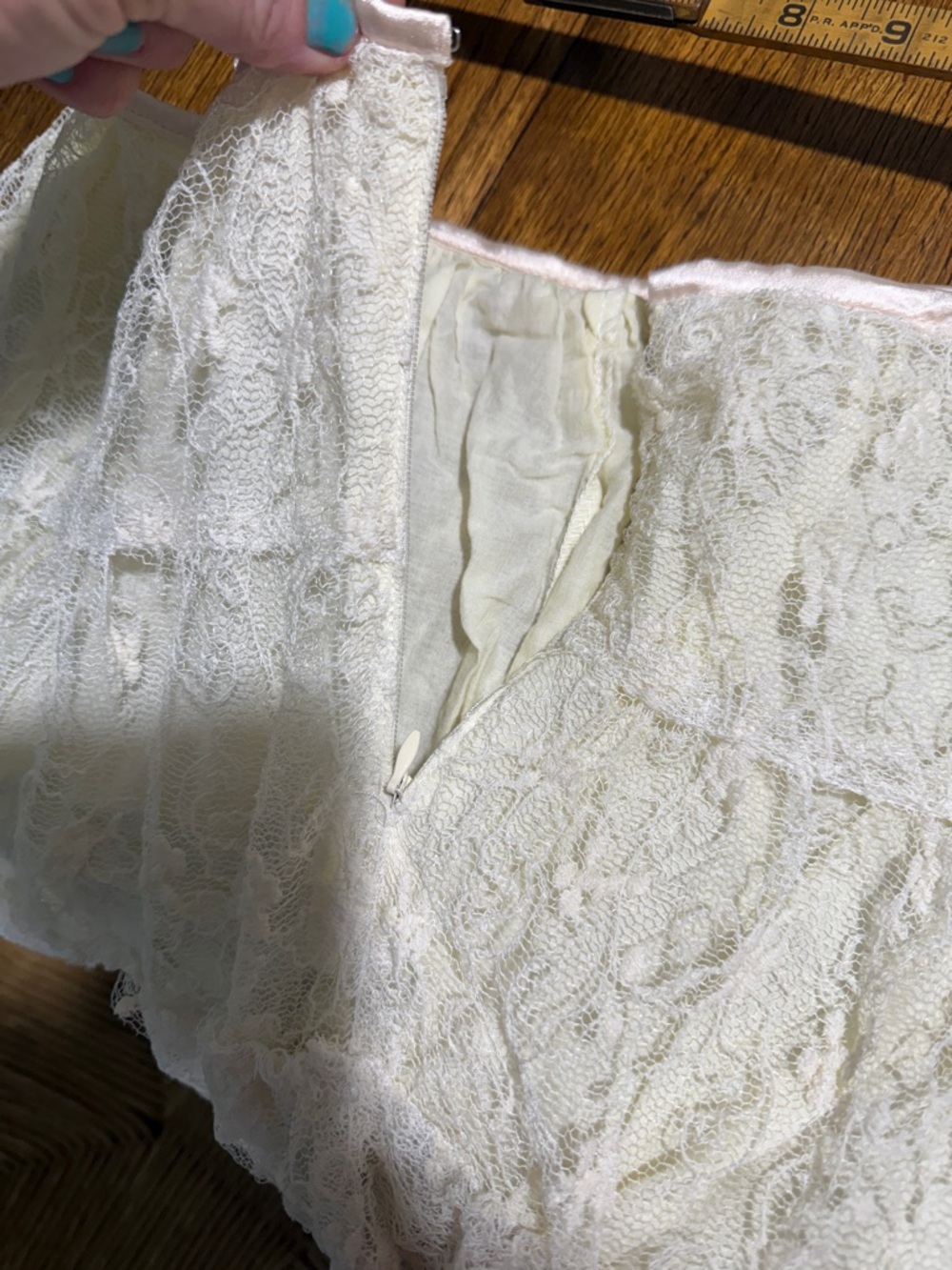 Ryu Cream Lace Detail Skirt lined - Picture 11 of 11